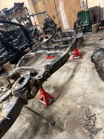 Рама кузова LR014464 LAND ROVER