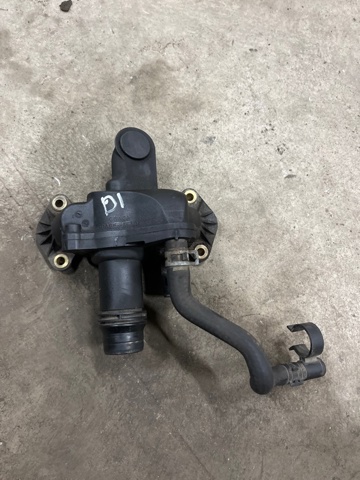 Кожух термостата LR073372 LAND ROVER