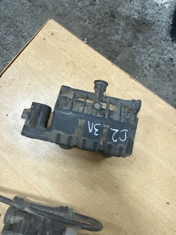 Блок клапанів регульованої підвіски, задній RVH000055 LAND ROVER