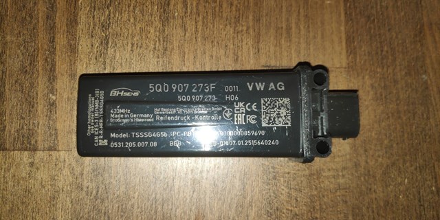 Блок системи контролю тиску в шинах 5Q0907273F VAG