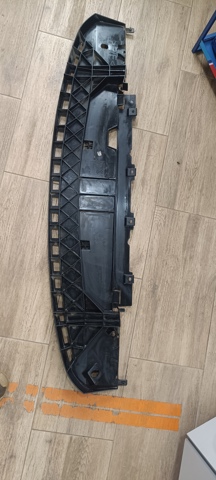 Обвіс бампера 8200501560 RENAULT