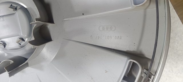 Автомобільні ковпаки 8V0601147D VAG