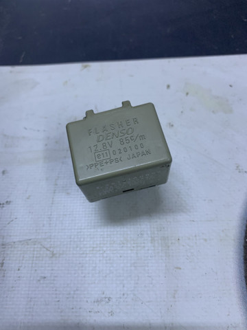 Автомобільні реле поворотів 86111AG000 SUBARU