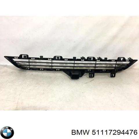Решітка переднього бампера, верхня 51117294476 BMW