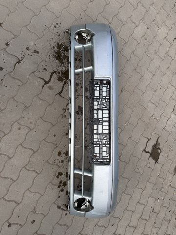 Бампер на авто 8200152587 RENAULT
