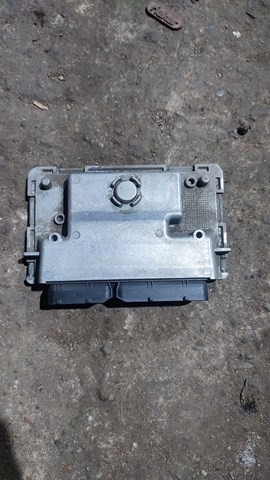 Комп'ютер двигуна 12148489402 BMW