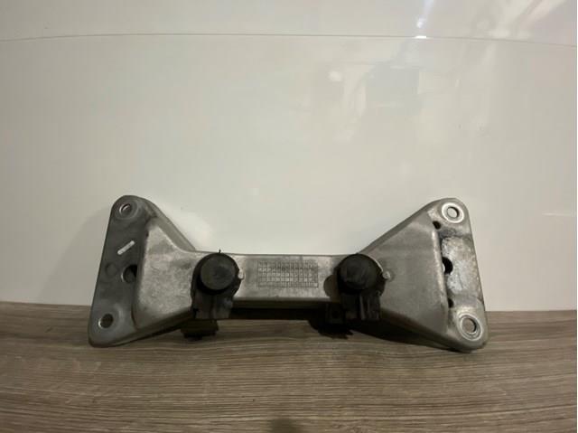 Балка кріплення коробки передач 22316796605 BMW