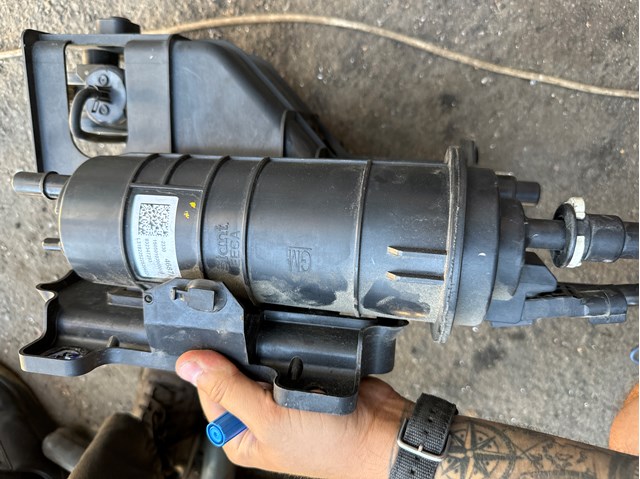 Адсорбер парів палива 23304687 GM