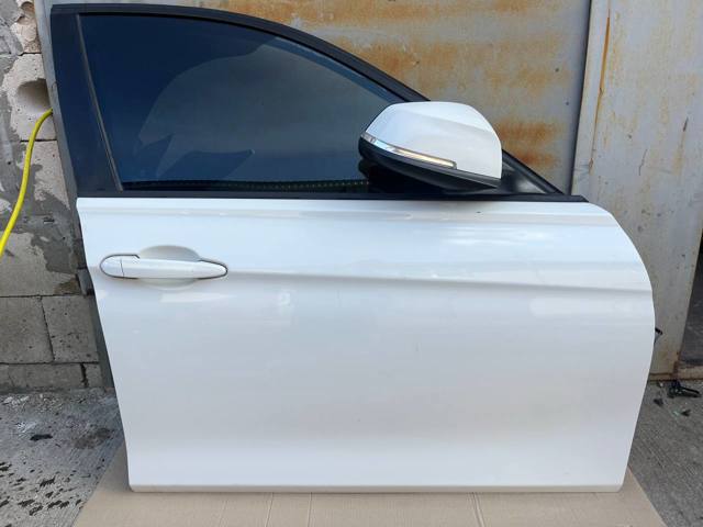 Пасажирські передні двері 41007298566 BMW