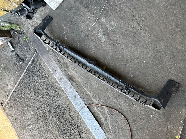 Кронштейн бампера заднього 51127296779 BMW