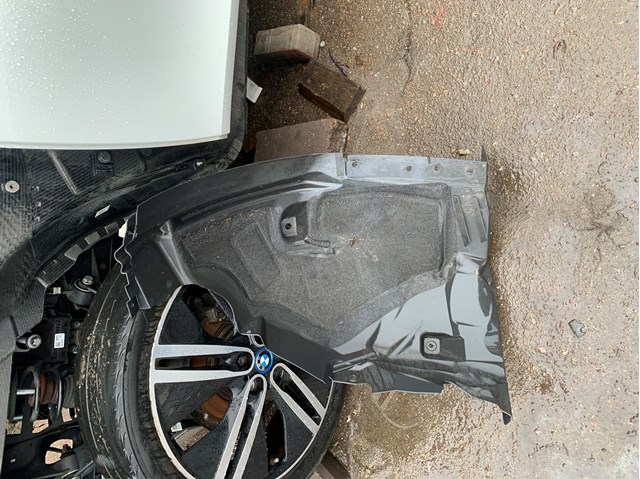 Підкрилок переднього крила, лівий задній 51717368601 BMW