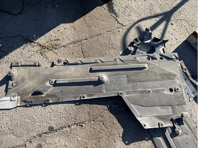 Захист днища, правий 51757241834 BMW