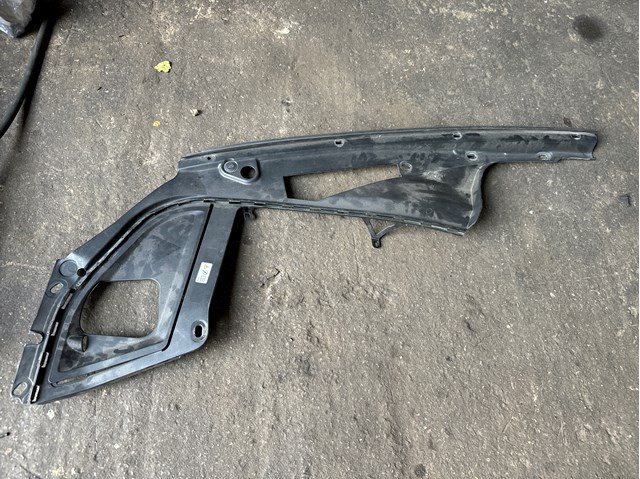 Щиток брудозахисний передньої арки крила 51767019804 BMW