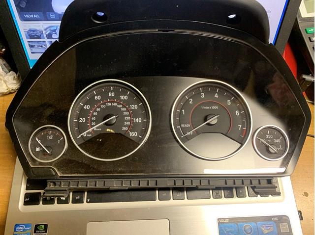 Покажчик напруги (вольтметр) 62106804982 BMW