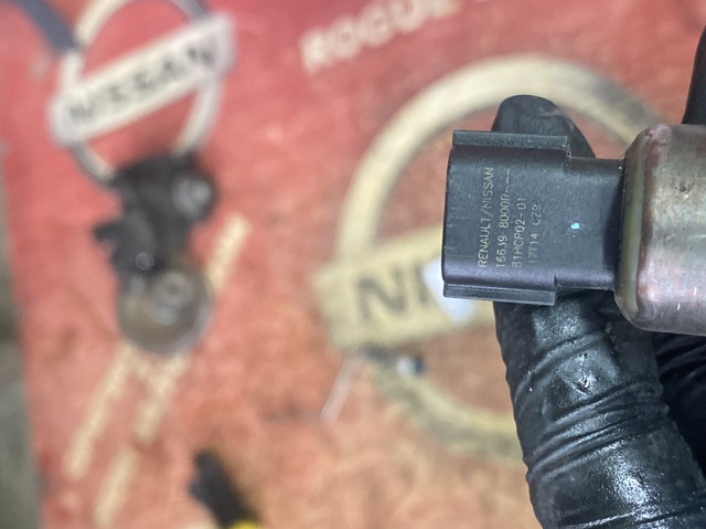 Датчик тиску палива 166398000R NISSAN