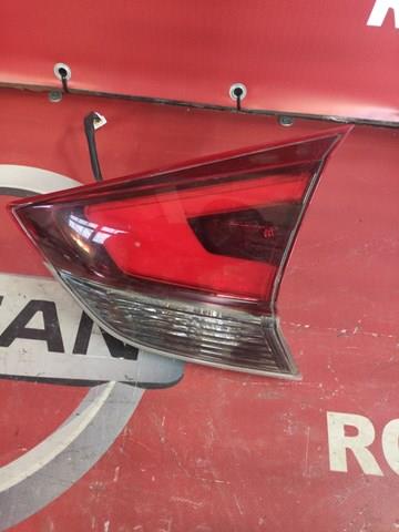 Ліхтар задній внутрішній правий 265504BA1A NISSAN