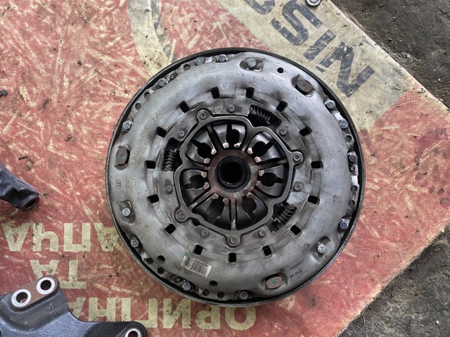 Зчеплення і комплектуючі 302056476R NISSAN