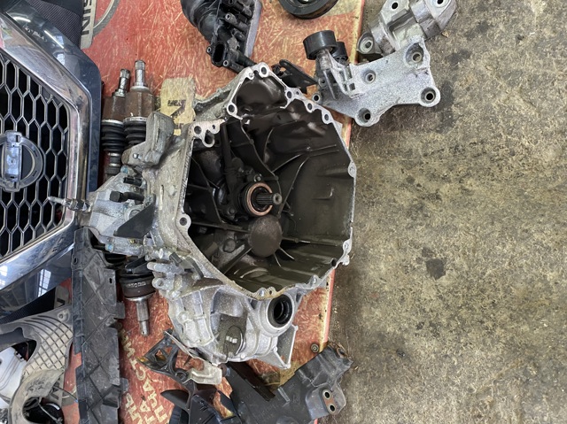 Коробка механіка в зборі 320104BR1D NISSAN