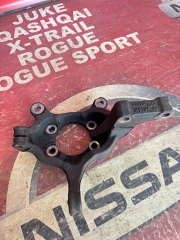 Цапфа поворотного кулака 400141KK0A NISSAN