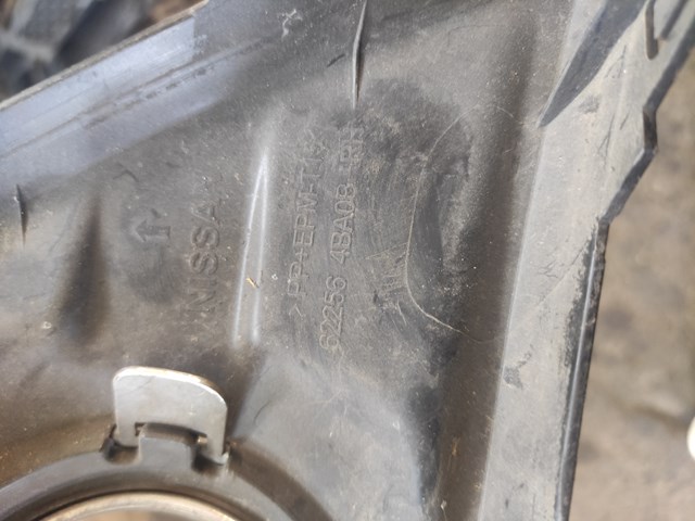 Заглушка ПТФ бампера переднього права 622564BA0B NISSAN