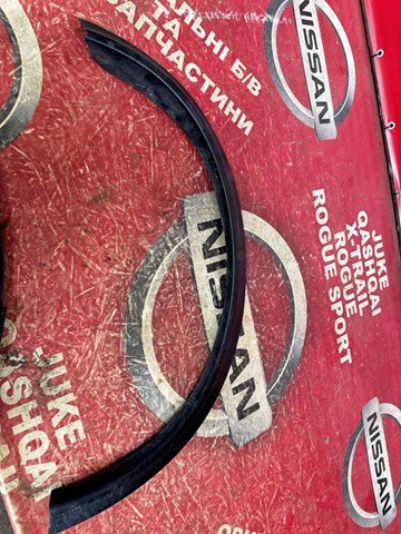 Молдинг арки колеса заднього, правий 788601KA6A NISSAN