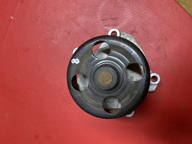 Насос системи охолодження B10101KC0B NISSAN