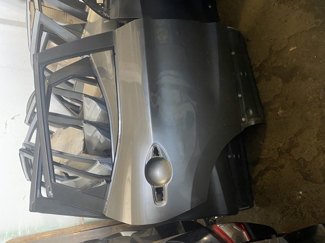 Двері задні в зборі H2100HV0MB NISSAN