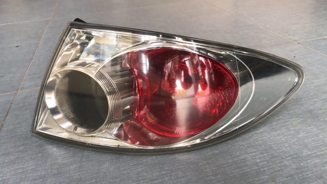 Фара задня права зовнішня 22061971 MAZDA