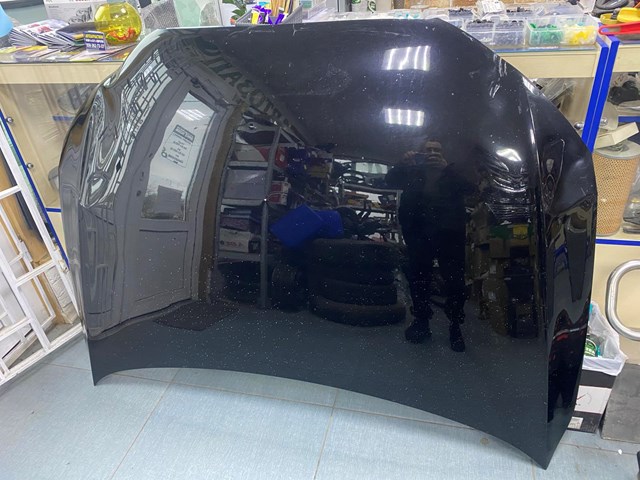 Капот 8U0823029B VAG