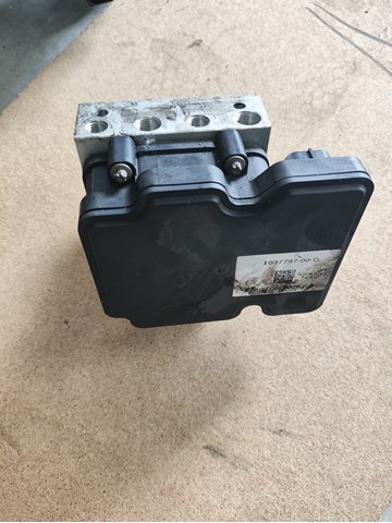 Гідроблок АБС 103779700D TESLA