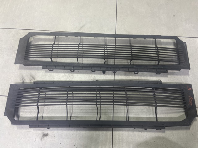 Спойлер бампера 105802200B Tesla Model
