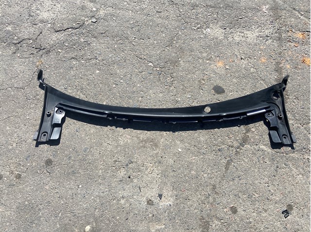 Решітка склоочисників 106050900B Tesla Model