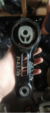 Подушка двигуна передня 1092A223 MITSUBISHI