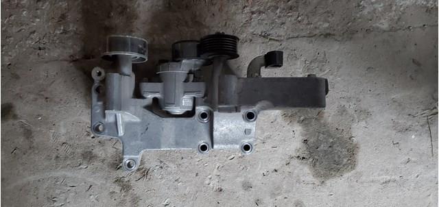 Кріплення генератора 1801A100 MITSUBISHI