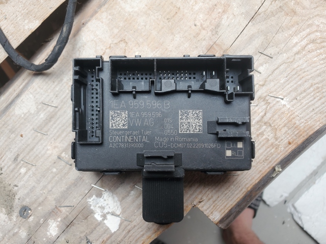 Блок комфорту задніх дверей 1EA959596B VAG