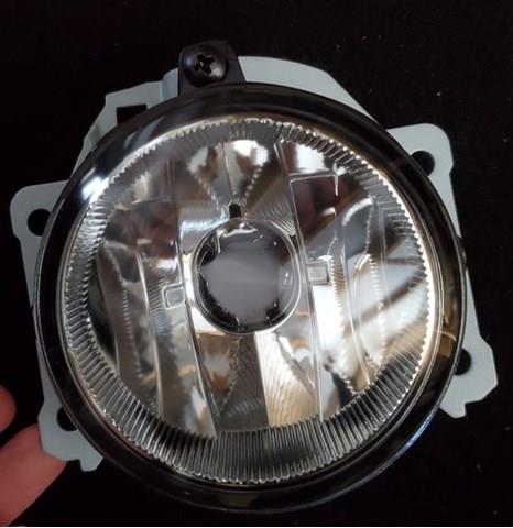 Туманка права 26150EA525 NISSAN