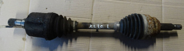 Піввісь передня ліва 3815A137 MITSUBISHI