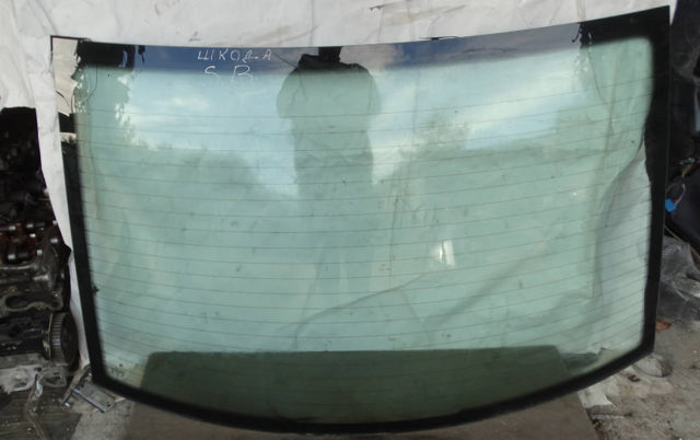 Скло автомобільне заднє 3U5845051 VAG