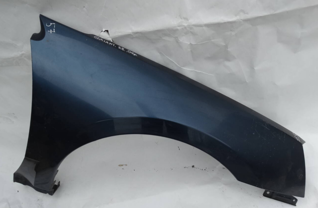 Переднє праве крило 5220C094 MITSUBISHI