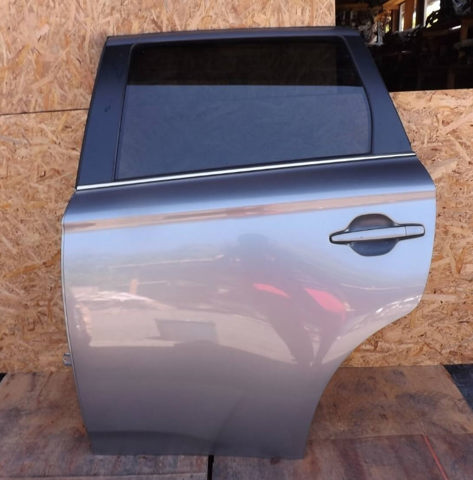 Двері задні 5730B421 MITSUBISHI