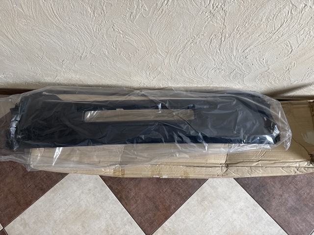 Переднє ікло бампера 6400J047 MITSUBISHI