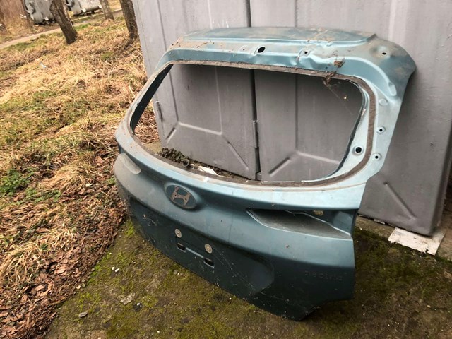 Задня ляда 73700J9010 HYUNDAI