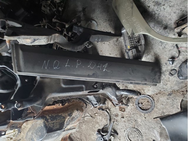 Молдинг передніх лівих дверей 80871BR01A NISSAN