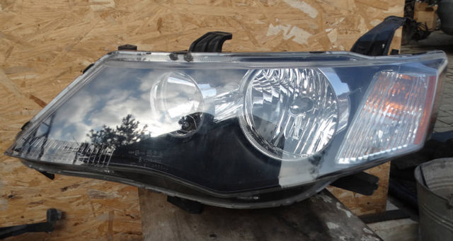 Основна фара в зборі ліва 8301A159 MITSUBISHI