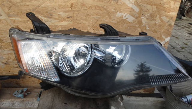 Права блок фара 8301A160 MITSUBISHI