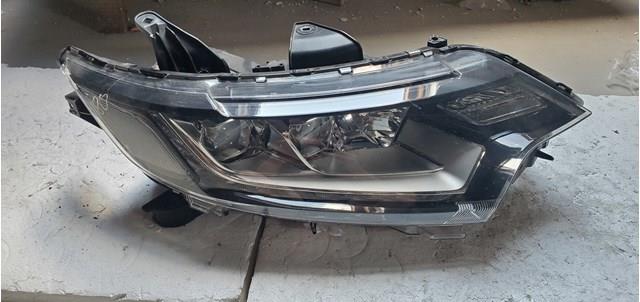 Фара передня права 8301C864 MITSUBISHI