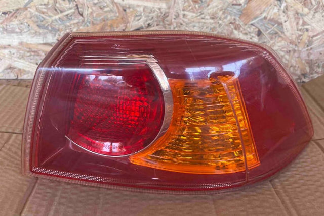 Ліхтар задній правий 8330A622 MITSUBISHI