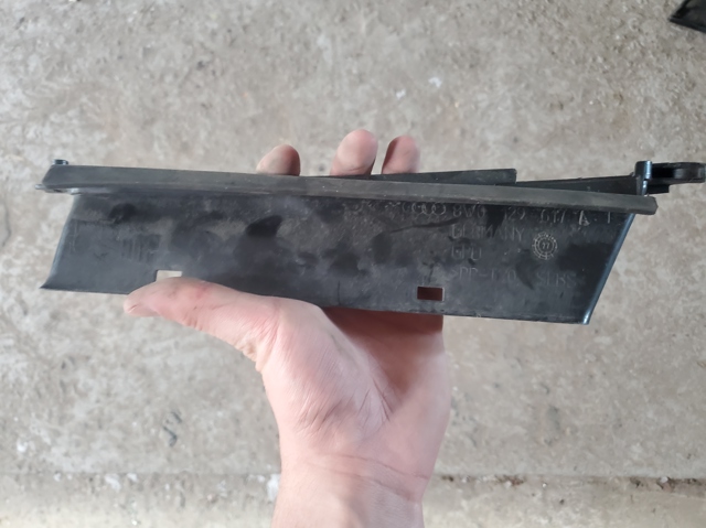 Повітрозабірник повітряного фільтра 8W0129617A VAG