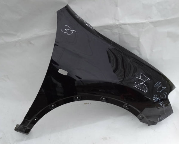 Переднє праве крило F3100JD0M0 NISSAN