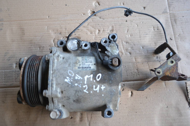 Компресор кліматичної установки MN124811 MITSUBISHI